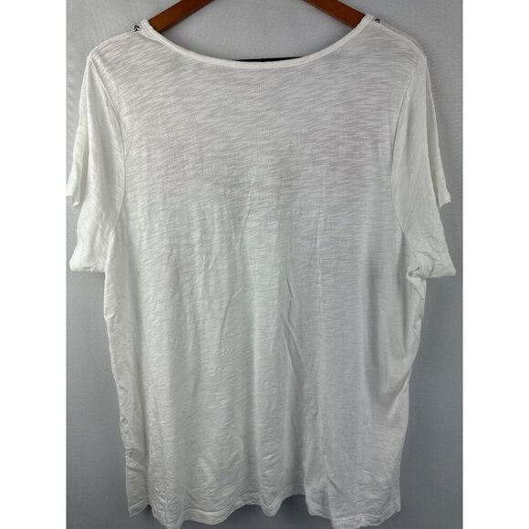 Belle Kim Gravel 1X Hand Embroidered Floral White Tee - Picture 3 of 4